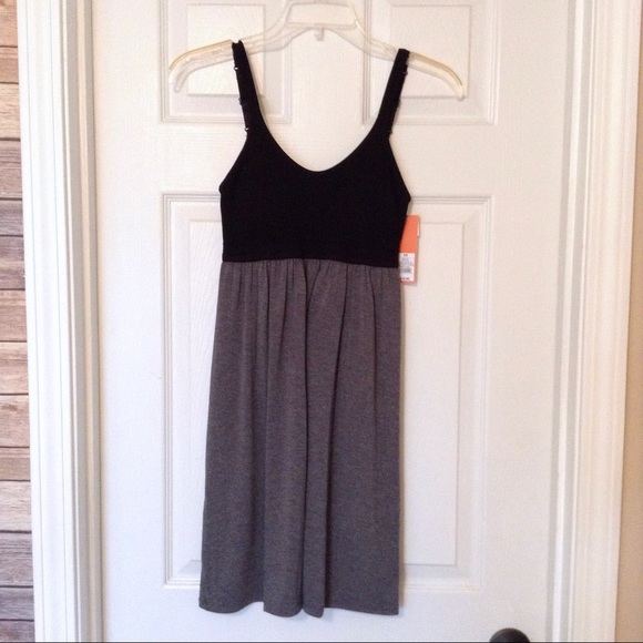 Gilligan & O'Malley Other - Gilligan & O’Malley gray and black colorblock gown